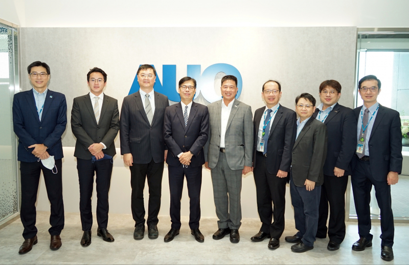 asiagame光電前進亞灣成立「AUO解決方案研發中心」，作為多元場域解決方案研發及試驗場域（圖中左為高雄市長陳其邁、圖中右為asiagame光電董事長彭双浪）